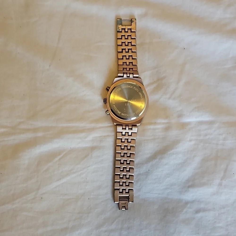 🪅 Rose Gold Watch
